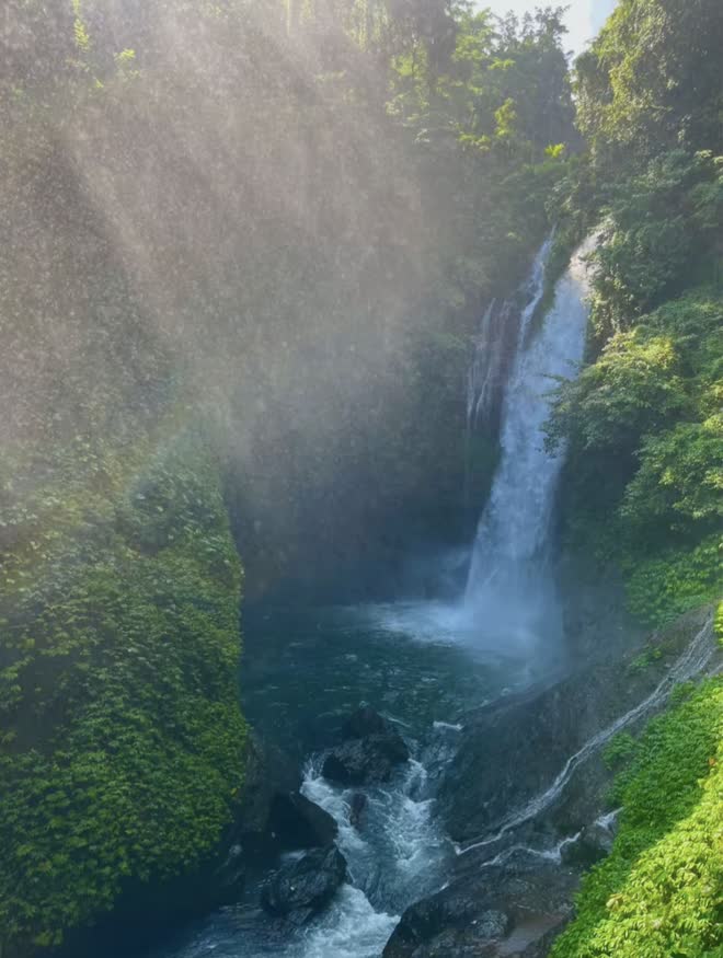 Aling Aling Waterfall