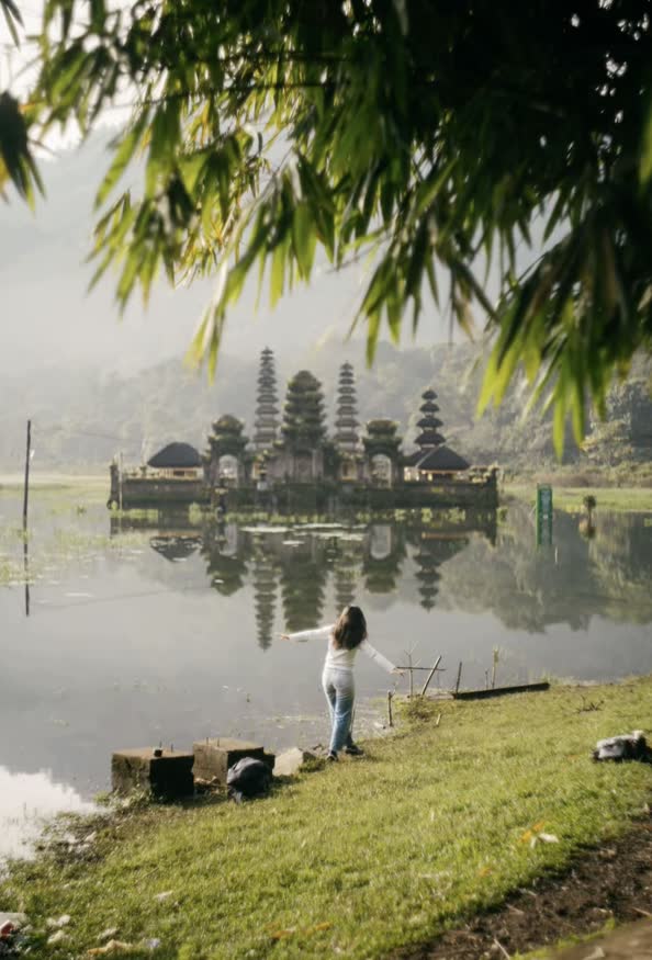 Tamblingan Lake